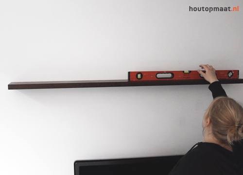 /media/1290/stap15-controleer-wandplank-titan3d.jpg?anchor=center&mode=crop&width=1095&upscale=false&rnd=131968575000000000